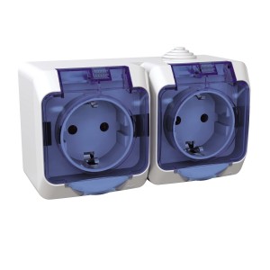 Cedar Plus - double socket-outlet sideE - 16A, shutters, transparent lid, white